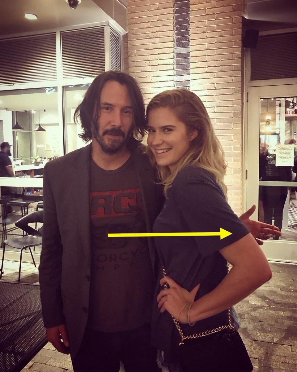 keanu hover hand