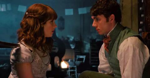 Eloise Bridgerton (Claudia Jessie) and Theo Sharpe (Calam Lynch)