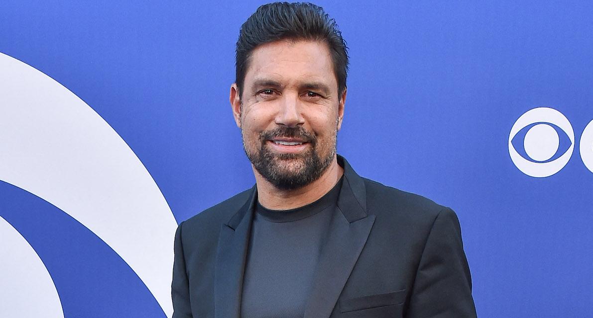 Manu Bennett on the red carpet