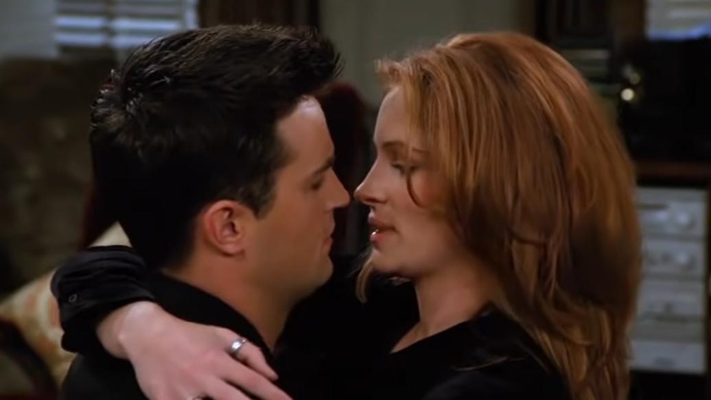 Julia Roberts and Matthew Perry in 'Friends'