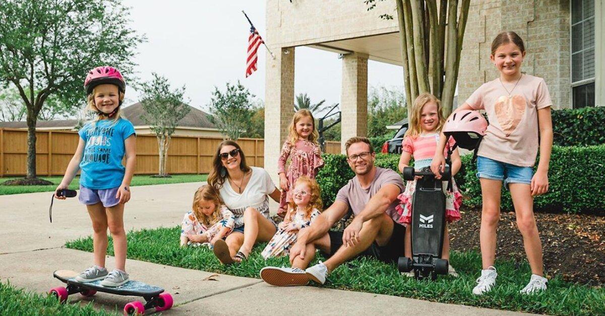 'Outdaughtered' parents Adam and Danielle Busby with their daughters