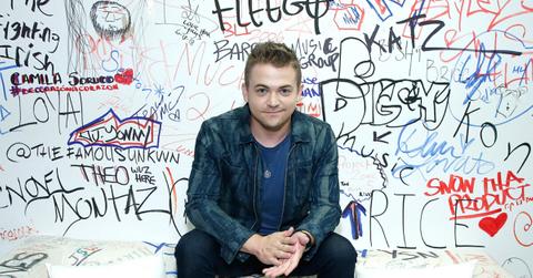 Hunter Hayes posing for a photograph