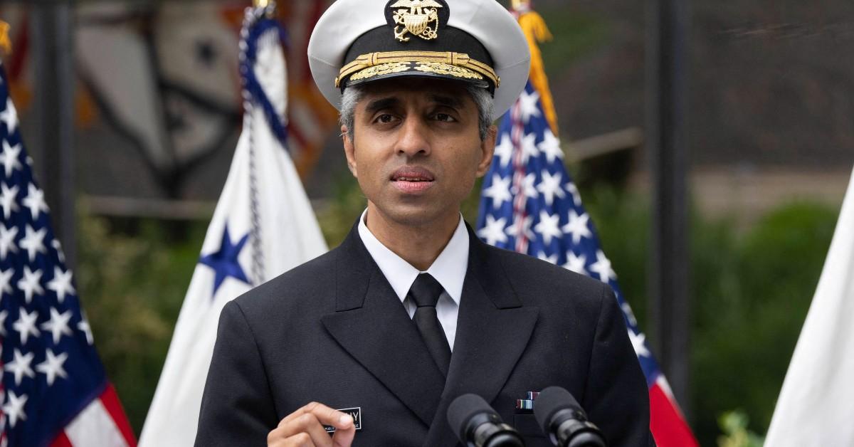 Vivek Murthy giving a speech