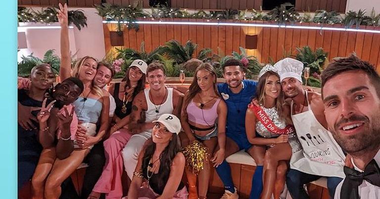 what-does-punching-mean-in-the-u-k-the-term-is-used-on-love-island