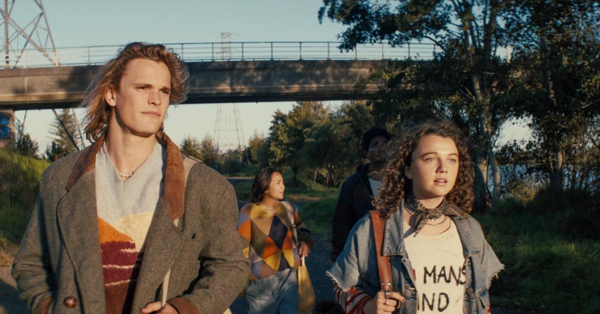 Jordan and Becky walking to join the Last Men.