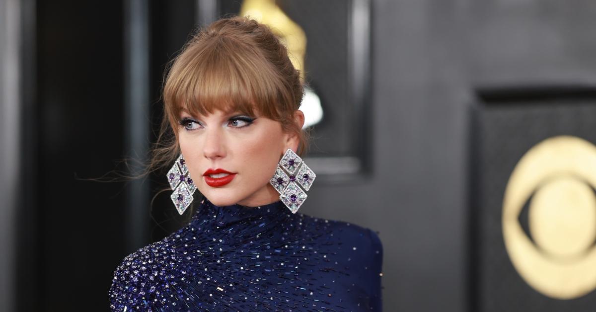 taylor swift grammys blue dress