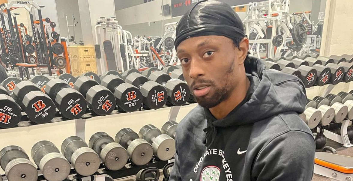 Bengals' Eli Apple trolls Chiefs' Tyreek Hill by offering him Super Bowl  tickets 