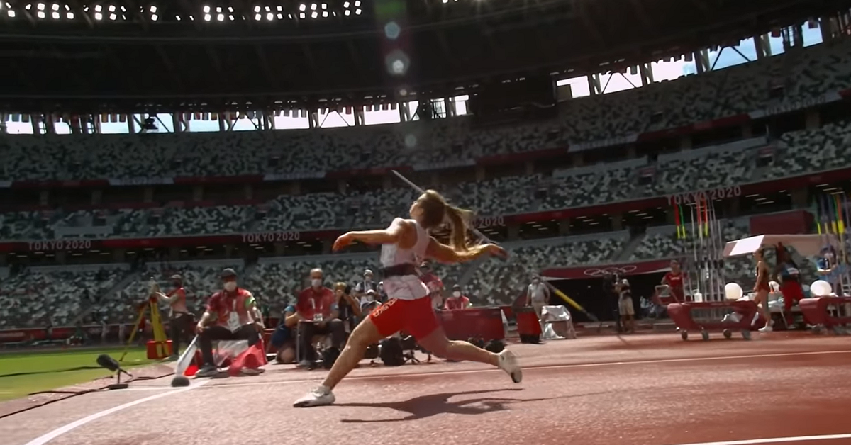 Why Do Javelin Throwers Deliberately Foul? It's a Gesture of Courtesy