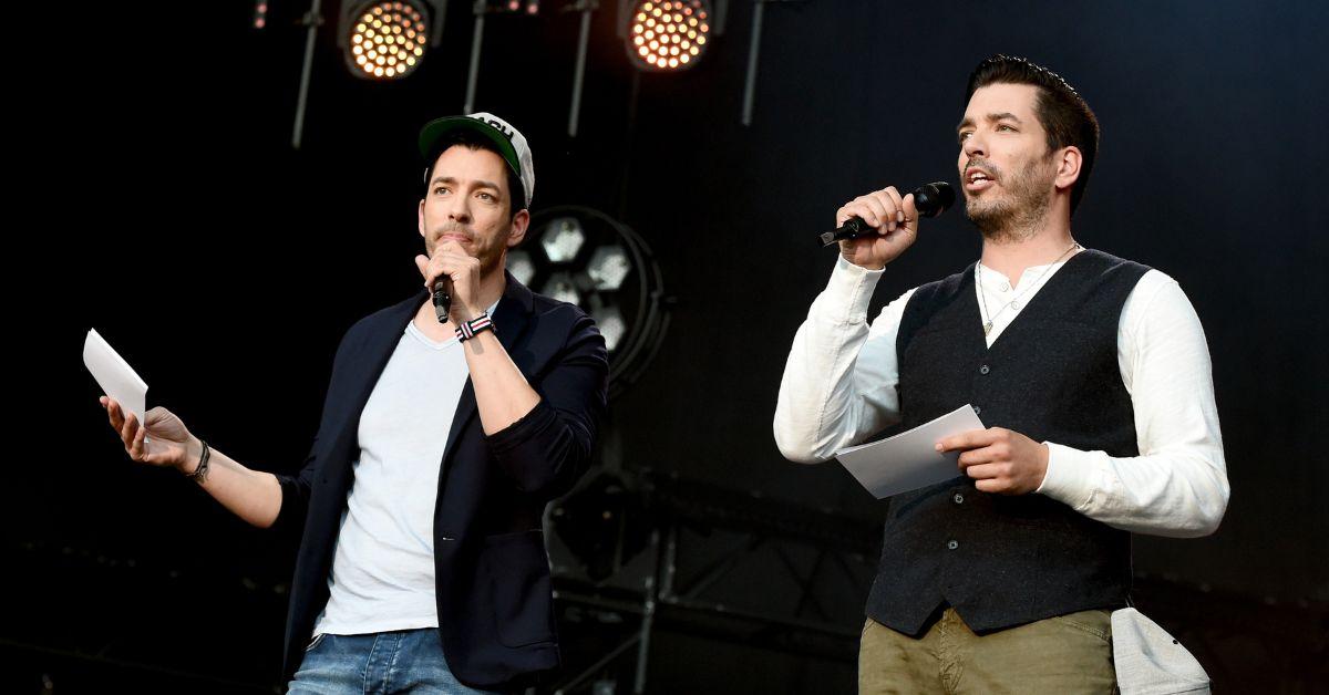 The Property Brothers speaking at the CMAs in 2017.