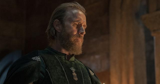 Otto Hightower (Rhys Ifans)