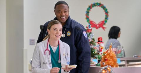 Sara Canning and Ser'Darius Blain talking in 'Christmas On Call'