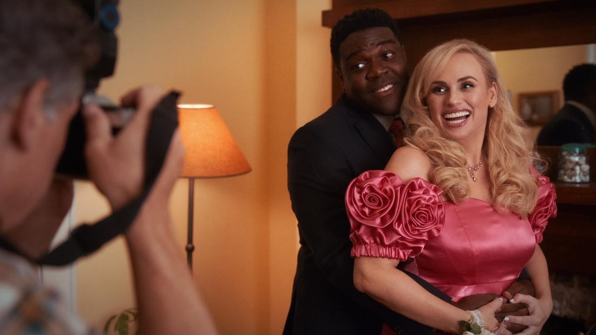 Sam Richardson as Seth and Rebel Wilson as Stephanie Conway in Senior Year