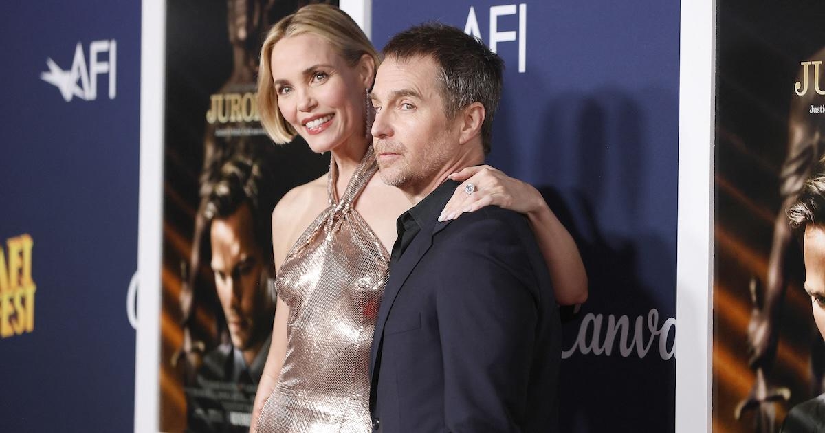 Leslie Bibb and Sam Rockwell on red carpet