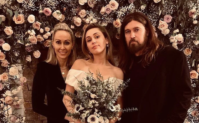 miley cyrus liam hemsworth wedding