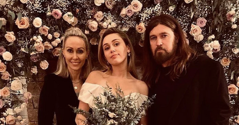 miley cyrus liam hemsworth wedding