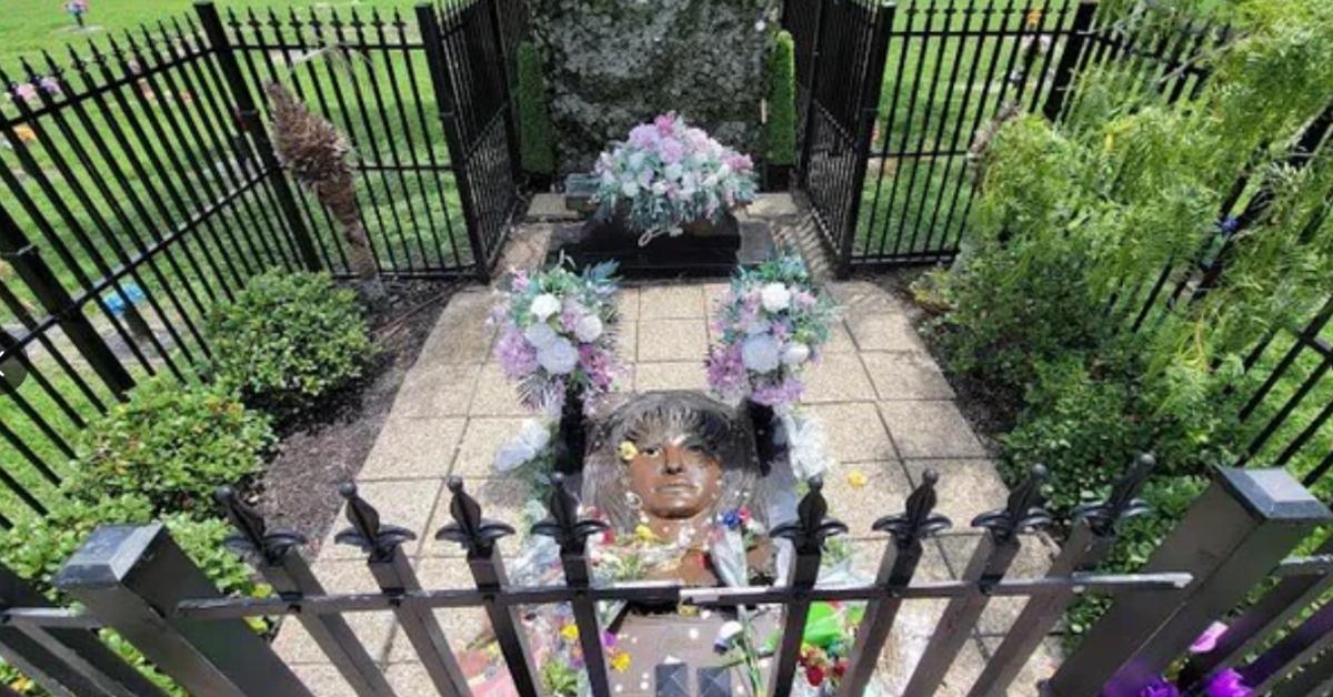 Selena Quintanilla's grave