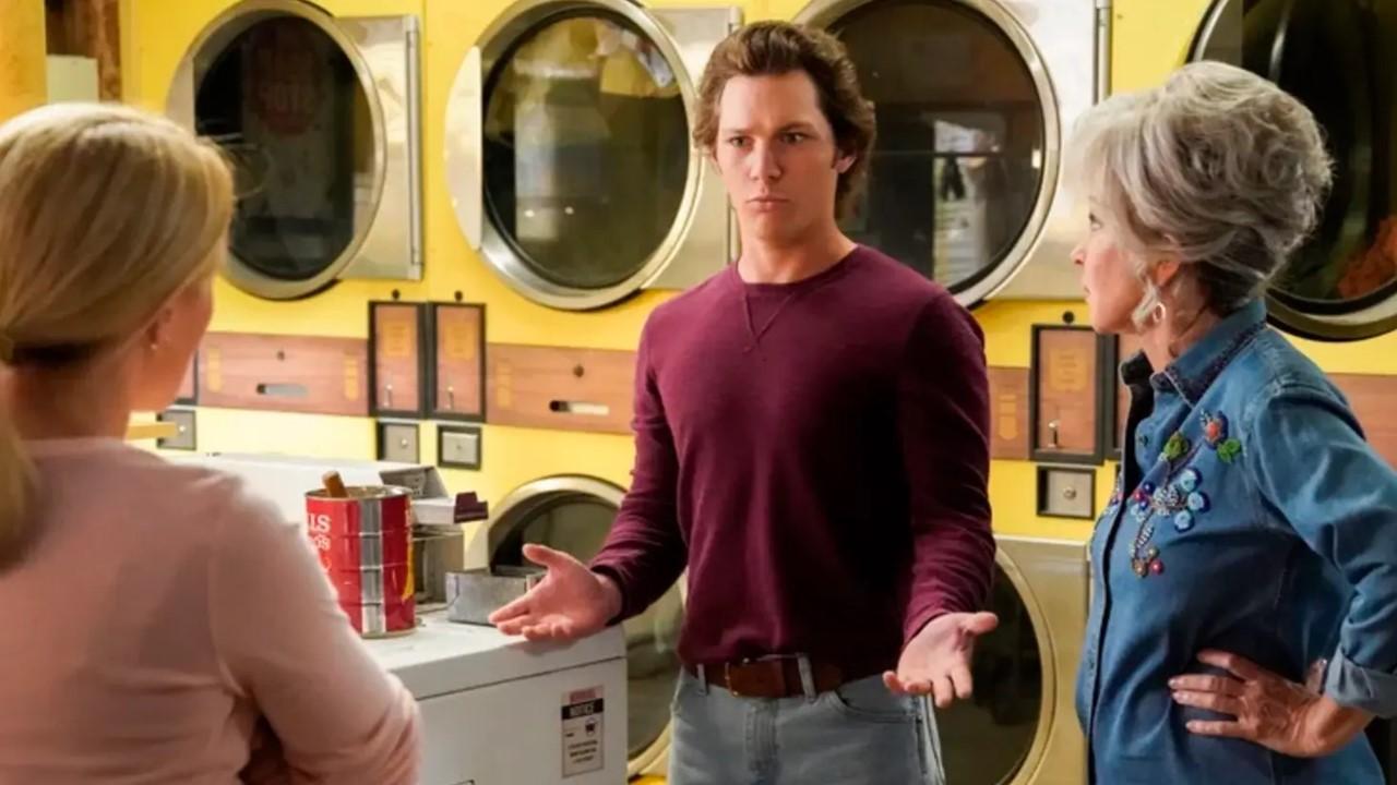 Georgie and the family arguing at a laundromat 