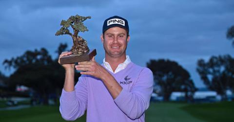 harris-english-holding-a-trophy