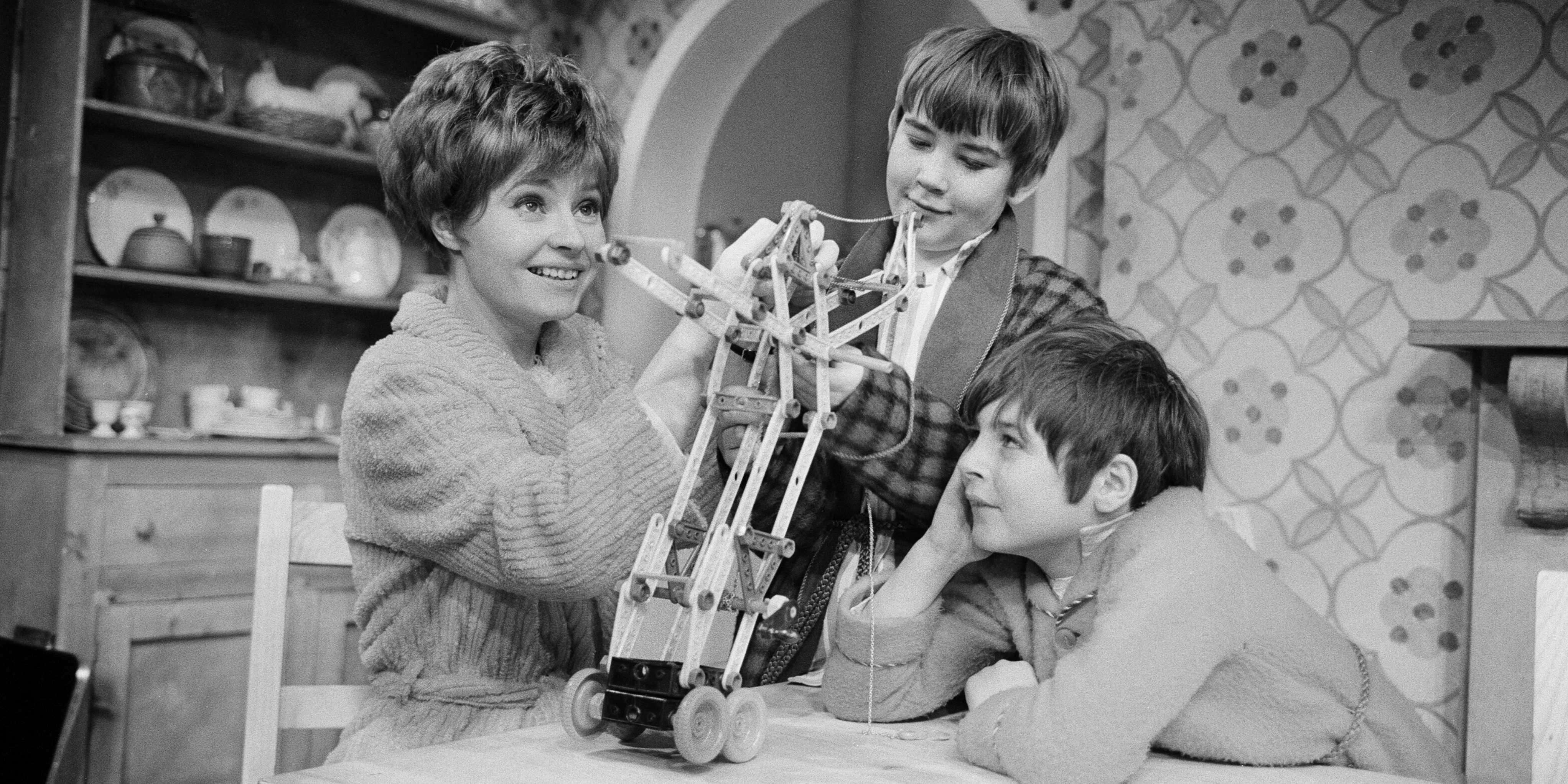 prunella-scales-with-children