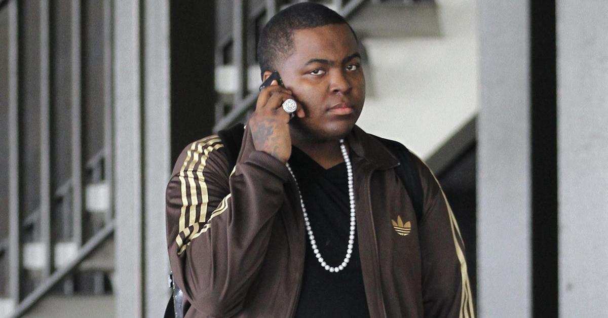 Sean Kingston on a cell phone in 2011
