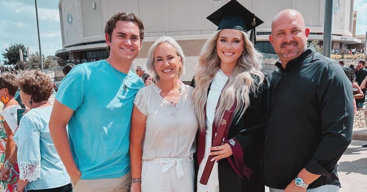 Makensy Manbeck with her family