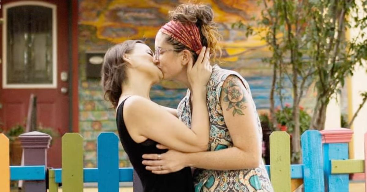 (l-r): Elisabeth Finch and Jennifer Beyer at their home