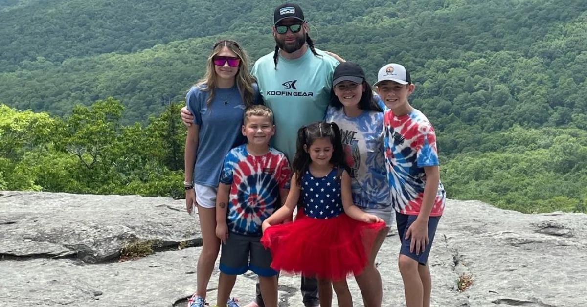 (l-r): David Eason and Jenelle Evans with their kids