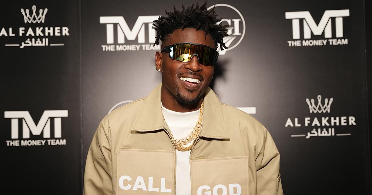 WATCH: Ex-NFL player Antonio Brown flashes his P**** at a woman in