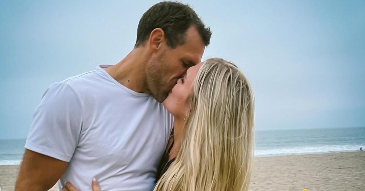 Brooks Laich and girlfriend Katrín Tanja Davíðsdóttir kissing on the beach