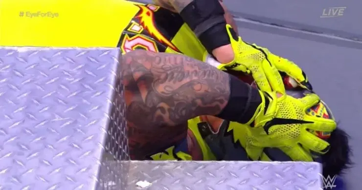 did rey mysterio really lose an eye