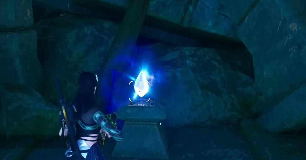 A player interacting with the Prism Apparatus in Fortnite.