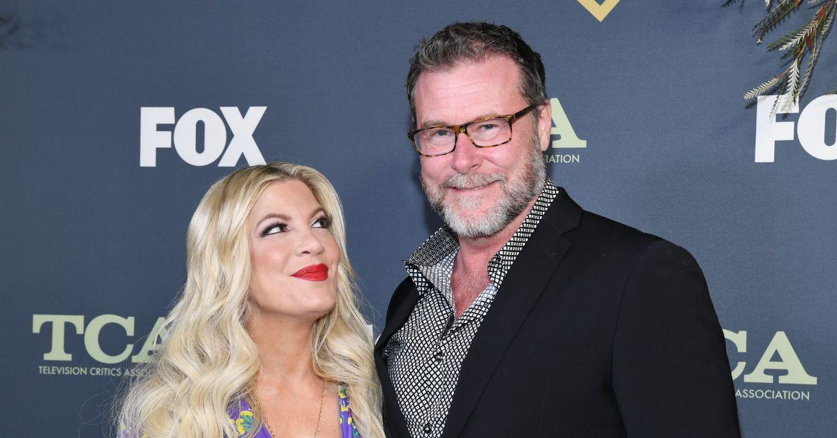 (l-r): Tori Spelling and her husband,  Dean McDermott, attending a red carpet event in 2019.