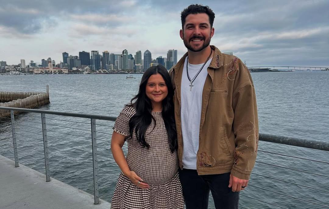 alex-vesia-couple-baby