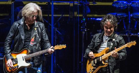 Daryl Hall and John Oates performing together at Bluesfest 2017.
