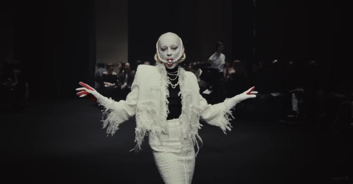 A model wears a pearl ball gag in the Materiales Fecales fashion show titled The One Percent.