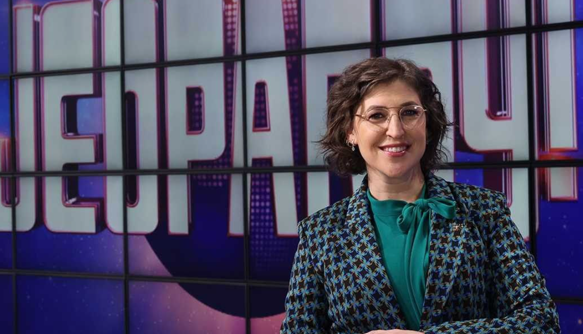 What Is Mayim Bialik S Salary For Hosting Jeopardy Actress Will Co Host Season 38