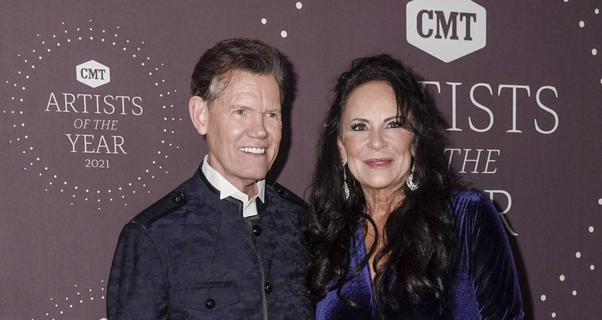 What is the current status of randy travis s health 