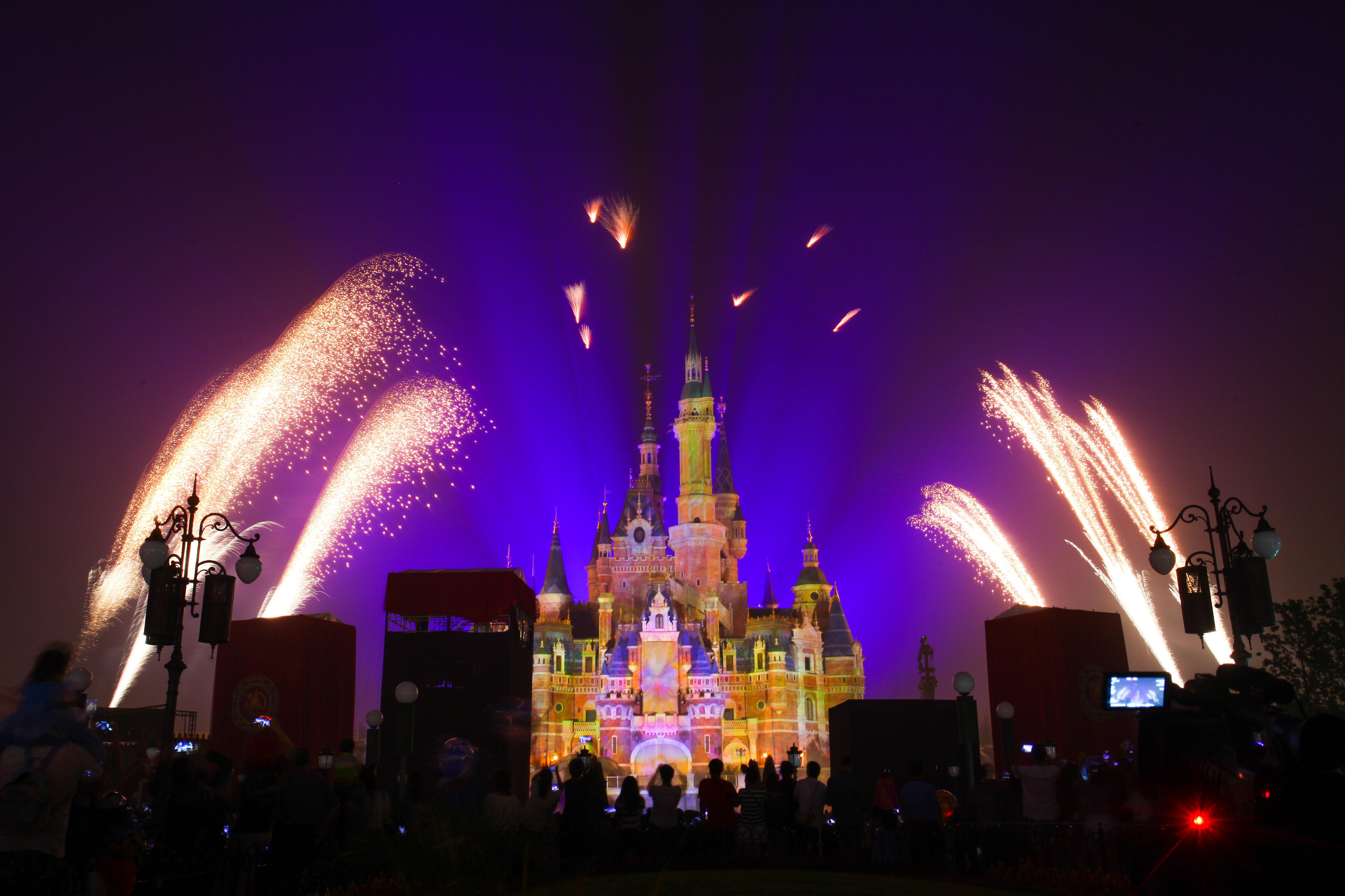 shanghai disneyland