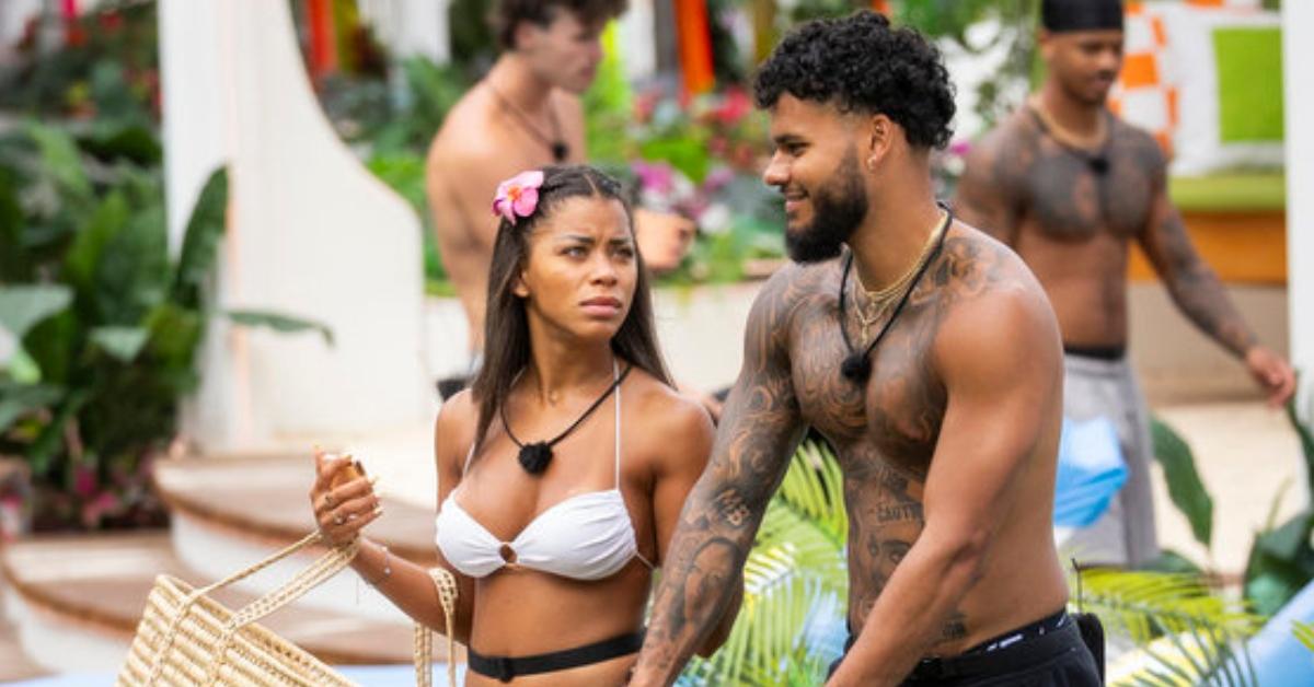 (l-r): Amaya Espinal and Bryan Arenelas on 'Love Island USA'