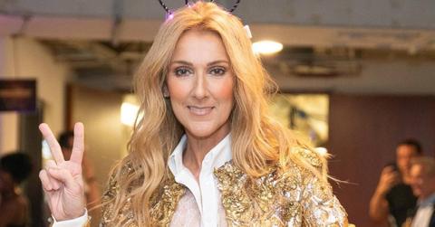 Céline Dion giving peace sign