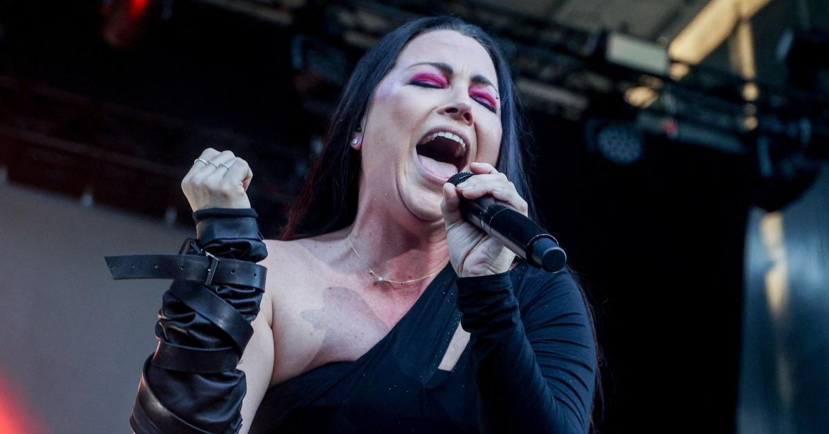 Amy Lee from Evanescence singing onstage