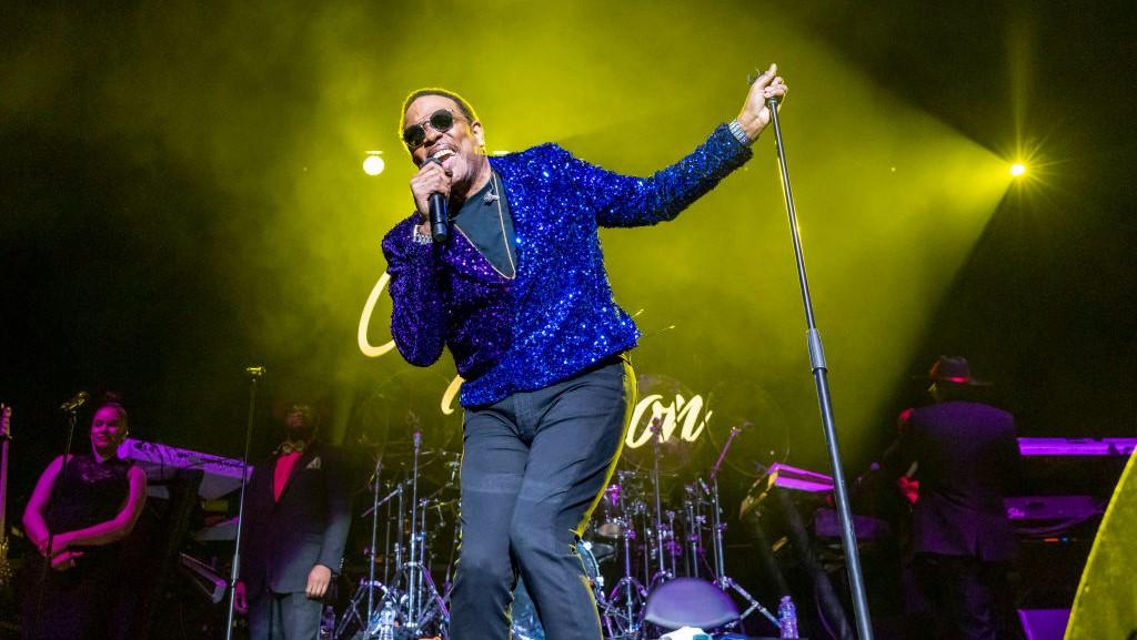 Charlie Wilson performing