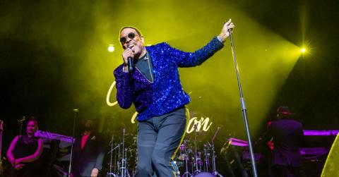 Charlie Wilson performing