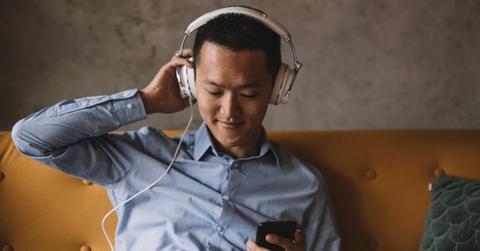 7 Podcasts for Useful Perspective on Your Current Relationship (or Breakup!)