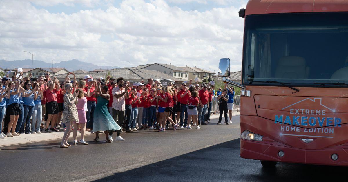 Extreme Makeover: Home Edition with crowd