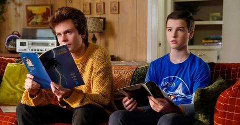 Joseph Apollonio as Connor and Iain Armitage as Sheldon Cooper.