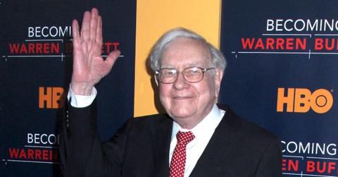 Warren Buffett Announces Retirement in Thanksgiving Letter