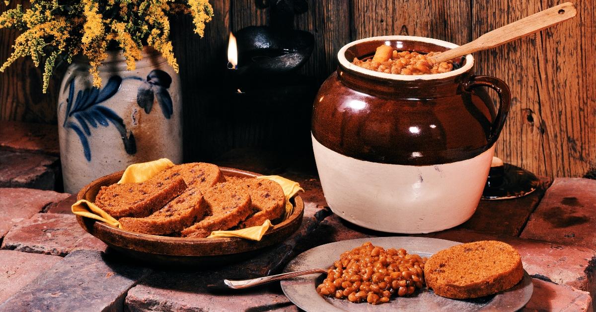 1950s Colonial American dish ceramic crock pot of Boston Baked Beans