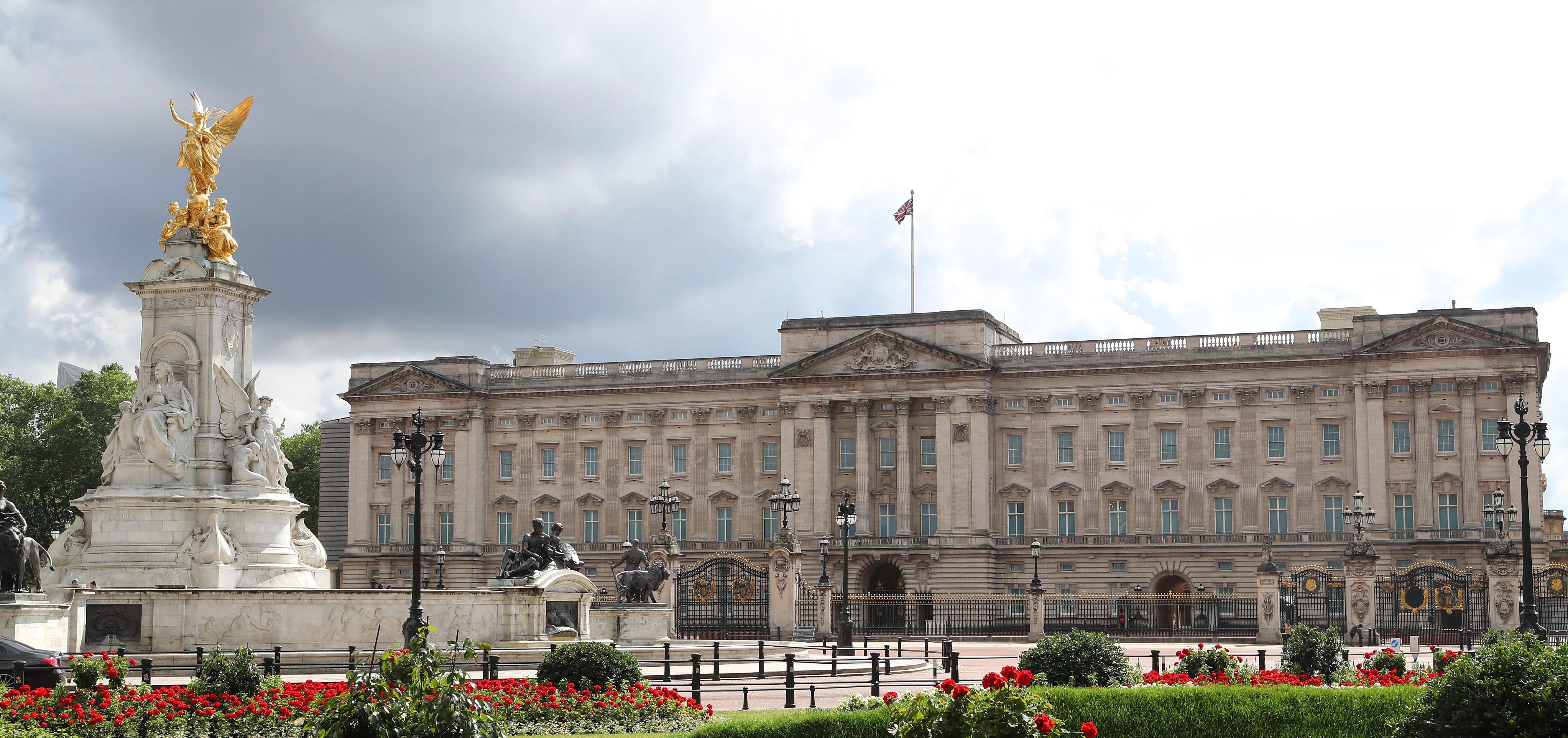 Why Is Buckingham Palace Boarded Up? The Queen Isn't Staying There Now