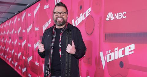 Rutledge Wood smiles on the red carpet of 'The Voice'.